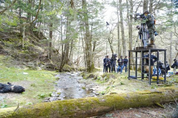 「秘境での撮影がスタンダード」制作陣語る「ガンニバル」世界観作るロケーションのこだわり