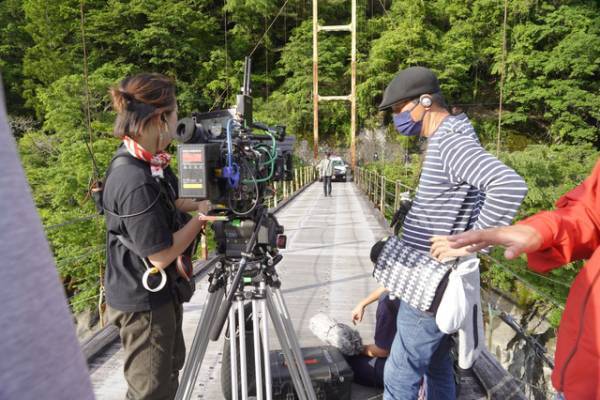 「秘境での撮影がスタンダード」制作陣語る「ガンニバル」世界観作るロケーションのこだわり