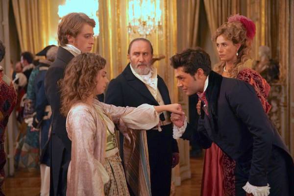 欲と虚飾と快楽にまみれた19世紀、才能ある若者が落ちぶれていく…『幻滅』場面写真