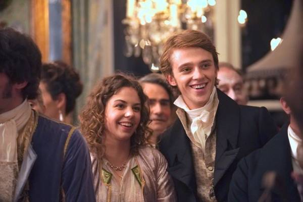 欲と虚飾と快楽にまみれた19世紀、才能ある若者が落ちぶれていく…『幻滅』場面写真