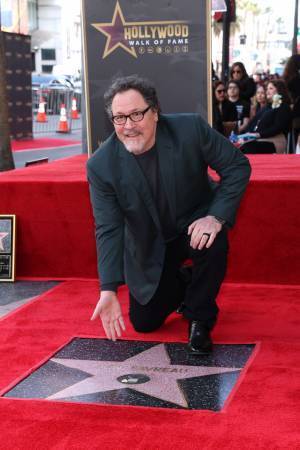 ジョン・ファヴローがハリウッドの殿堂入り ロバート・ダウニー・Jr.＆ロイ・チョイが祝福