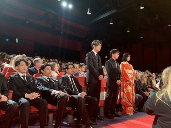 原菜乃華「草太さんも一緒」ベルリン国際映画祭に着物姿で登場『すずめの戸締まり』