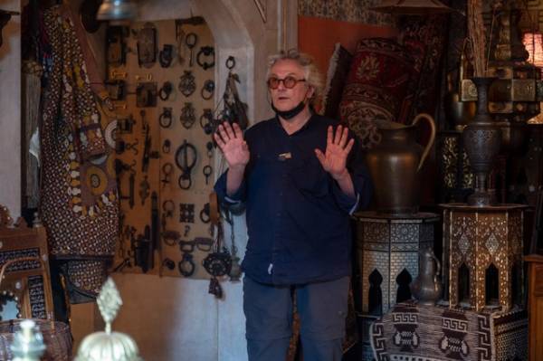 ジョージ・ミラー監督が語る『マッドマックス』との共通点 『アラビアンナイト 三千年の願い』インタビュー映像