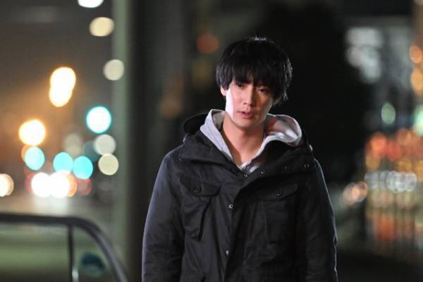 「罠の戦争」7話、草彅剛“鷲津”の元に事件の目撃者現る…その行動に「脅し方が只者じゃなかった」など疑惑の声続々