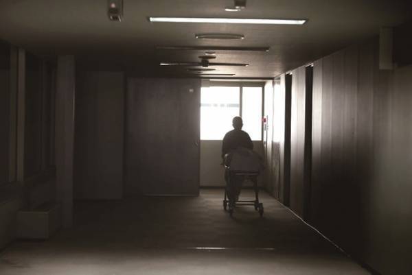 生と死、究極のテーマを問いかける衝撃作『PLAN 75』Blu-ray・DVD、4月26日発売