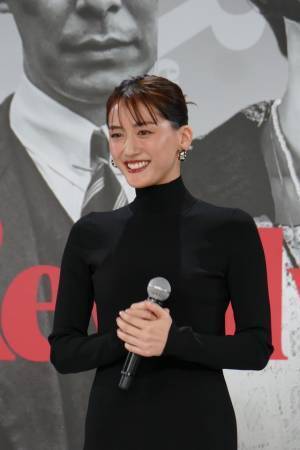 綾瀬はるか主演で「リボルバー・リリー」映画化！長谷川博己、ジャニーズJr.羽村仁成＆SixTONESジェシーも参加