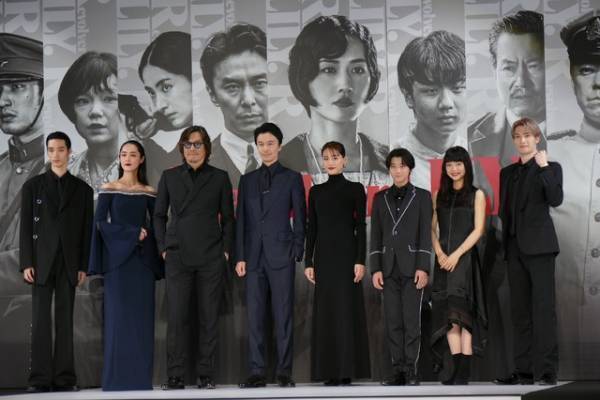 綾瀬はるか主演で「リボルバー・リリー」映画化！長谷川博己、ジャニーズJr.羽村仁成＆SixTONESジェシーも参加