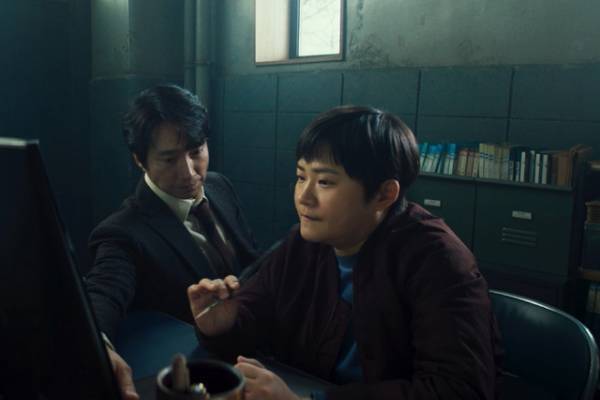 パク・チャヌク監督が描いた“2人の関係”とは？『別れる決心』独特の表現を語る特別映像