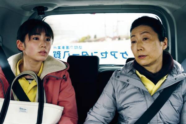 長澤まさみ＆鈴鹿央士、事件の真相を追い求める『ロストケア』場面写真