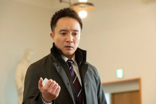 「警視庁アウトサイダー」最終回、後ろ向きで歩み出す“アウトサイダートリオ”に「号泣」する視聴者続出