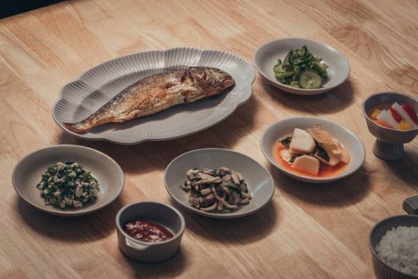 チャプチェや済州島トムベ麺…素朴な韓国家庭料理レシピ到着「今日は少し辛いかもしれない」