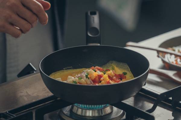 チャプチェや済州島トムベ麺…素朴な韓国家庭料理レシピ到着「今日は少し辛いかもしれない」