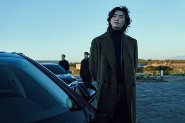 パク・ウンビンやイ・ジョンソク『THE WITCH／魔女　ー増殖ー』緊迫バトルシーンの場面写真