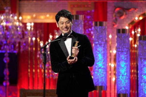 【第46回日本アカデミー賞】妻夫木聡、12年ぶり2度目の最優秀主演男優賞を受賞で満面の笑み！「とにかく日本映画が大好き」