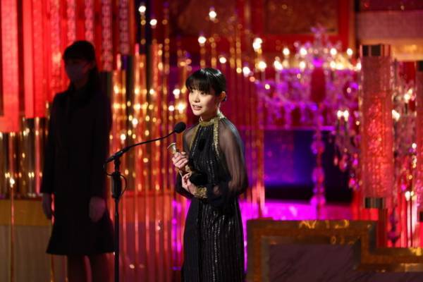 【第46回日本アカデミー賞】岸井ゆきの、最優秀主演女優賞を初受賞！涙の胸打つスピーチ「見たことのない景色をたくさん見せてもらった」