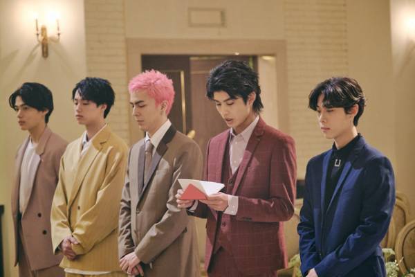 「花束オオカミ」初回から“オオカミちゃん”予想が白熱、第2話は花束ルール初発動