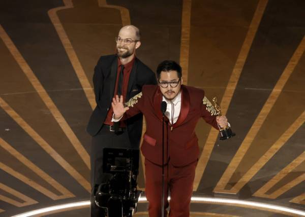 【第95回アカデミー賞】監督賞は『エブリシング・エブリウェア・オール・アット・ワンス』のダニエルズ！ スピルバーグら巨匠に勝利収める