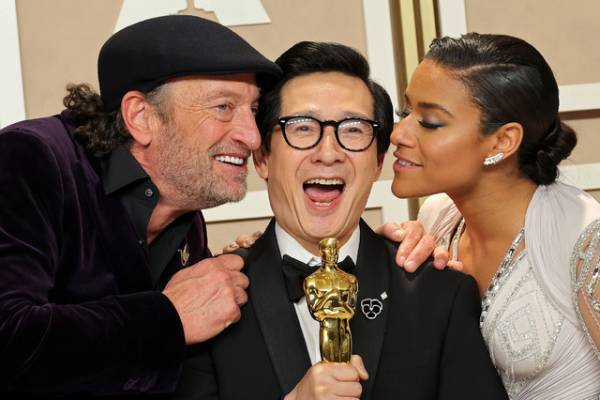 キー・ホイ・クァン、オスカー受賞時に出生名で呼ばれて「感動」　一時期は「ジョナサン」を使用