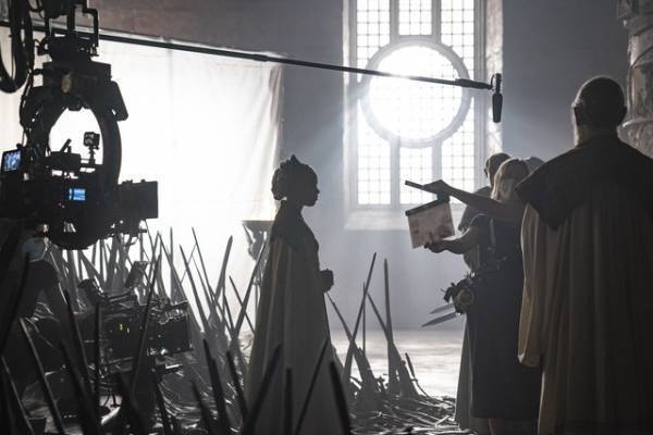 「ハウス・オブ・ザ・ドラゴン」ターガリエンの力の象徴“鉄の玉座”制作舞台裏が公開