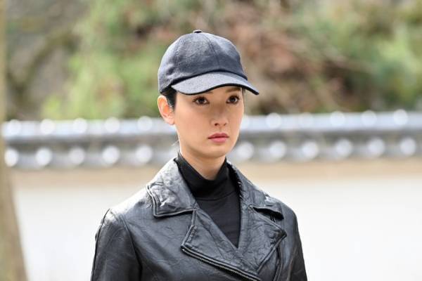 「忍者に結婚は難しい」最終回、菜々緒“蛍”視点のエンディングに「漫画は蛍ちゃん目線なのよかった」などの声