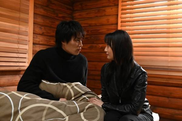 「忍者に結婚は難しい」最終回、菜々緒“蛍”視点のエンディングに「漫画は蛍ちゃん目線なのよかった」などの声