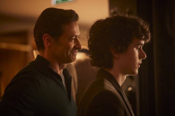 ヒュー・ジャックマン、息子役のゼン・マクグラスの演技を賞賛『The Son／息子』インタビュー映像