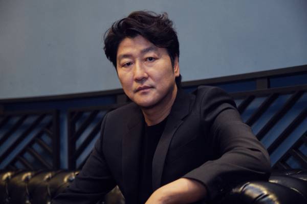 ポン・ジュノ監督＆ソン・ガンホが「パラサイト」舞台化にメッセージ「至極の喜び」