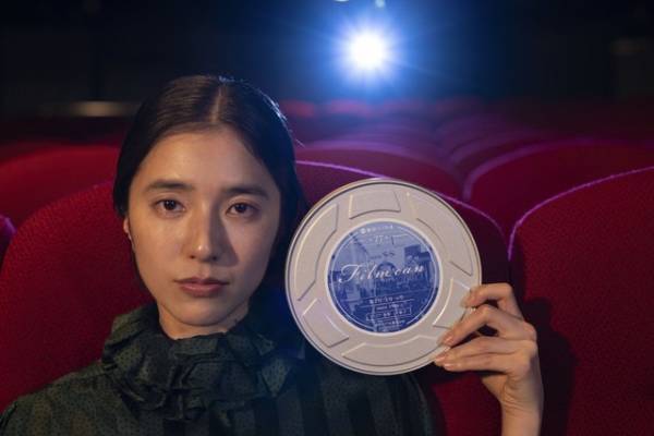 テアトルシネマグループ限定、フィルム缶デザインパッケージのバウムクーヘン＆オリジナルビール販売