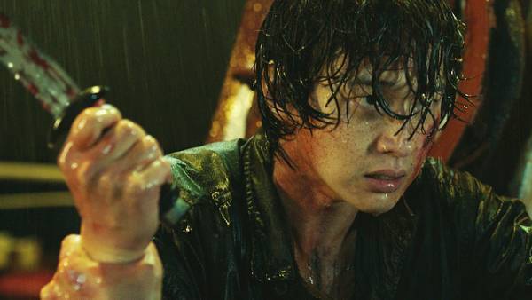 『オオカミ狩り』チャン・ドンユン＆チョン・ソミン、ソ・イングクとの共演と和気あいあいの舞台裏明かす