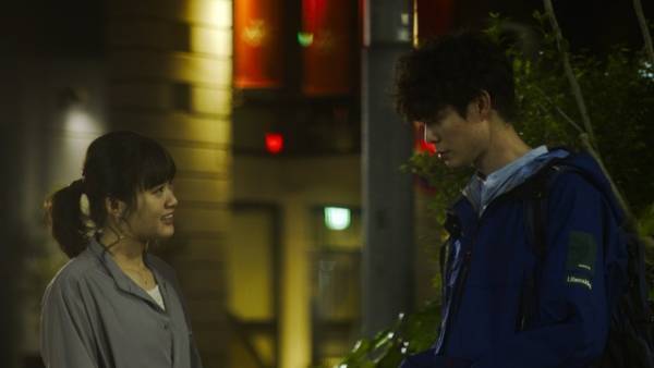 宮沢氷魚×小西桜子、恋のもどかしさ映す『はざまに生きる、春』場面写真