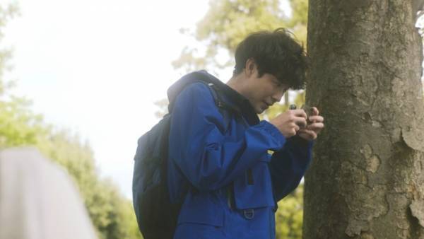 宮沢氷魚×小西桜子、恋のもどかしさ映す『はざまに生きる、春』場面写真