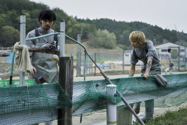 奥平大兼、横浜流星は「改めてすごい先輩」『ヴィレッジ』その場の空気を一瞬で変える“後輩”役に