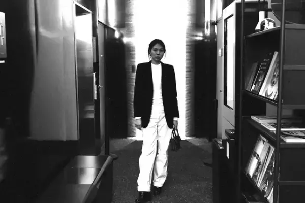 キム・ミニ×イ・ヘヨンが友愛と連帯の物語紡ぐ、ホン・サンス監督作『小説家の映画』6月公開