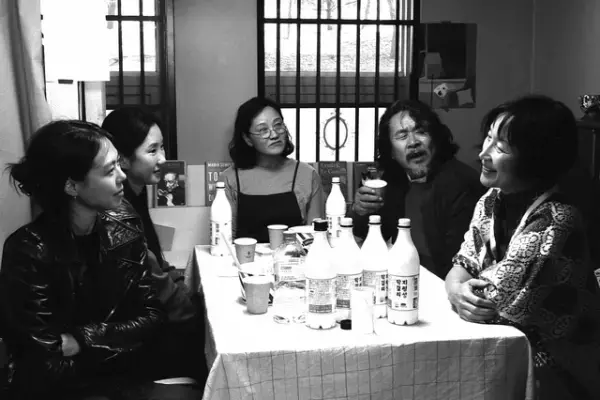 キム・ミニ×イ・ヘヨンが友愛と連帯の物語紡ぐ、ホン・サンス監督作『小説家の映画』6月公開