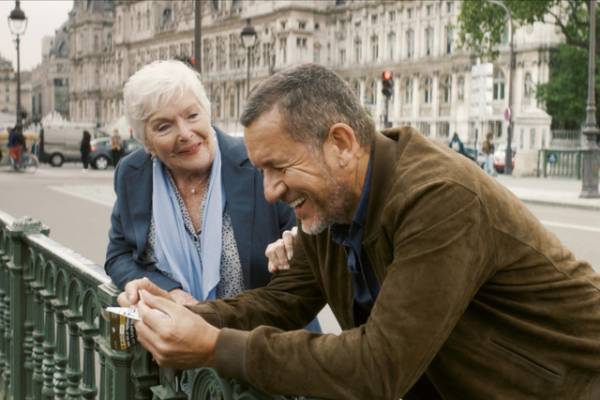 『パリタクシー』マダムの過去に一体何が!? 女性たちが押し寄せた裁判シーン解禁