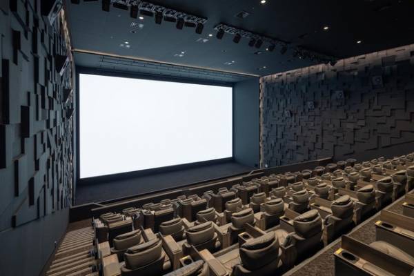 坂本龍一監修・109シネマズプレミアム新宿、『戦メリ』ほか6作品をオールナイト上映