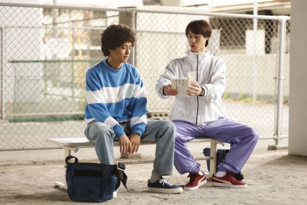 高橋海人、アフロ姿で誕生日サプライズ！「世界遺産を沢山見に行きたい」