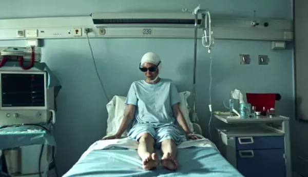 ダリオ・アルジェントの娘、アーシアが明かす製作の経緯＆撮影舞台裏『ダークグラス』インタビュー映像