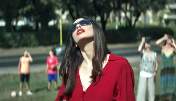 ダリオ・アルジェントの娘、アーシアが明かす製作の経緯＆撮影舞台裏『ダークグラス』インタビュー映像