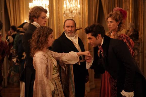 知性と洗練さ纏うグザヴィエ・ドラン登場シーン『幻滅』本編映像