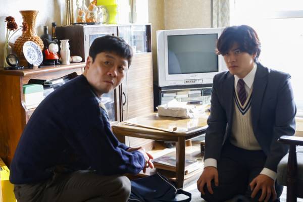 高橋海人＆森本慎太郎、制服姿の場面写真公開「だが、情熱はある」