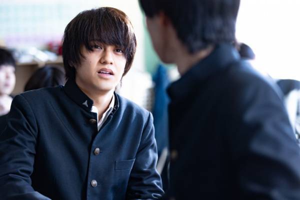 高橋海人＆森本慎太郎、制服姿の場面写真公開「だが、情熱はある」