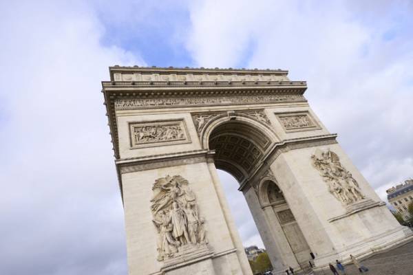 『岸辺露伴 ルーヴルへ行く』日仏の歴史的建造物に注目