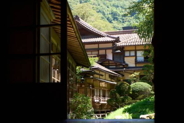 『岸辺露伴 ルーヴルへ行く』日仏の歴史的建造物に注目