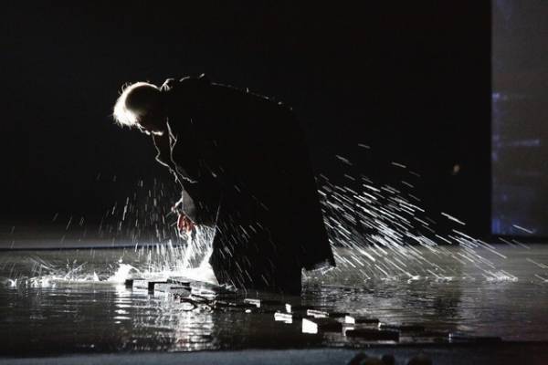 坂本龍一が音楽担当「TIME」来春、日本初上演