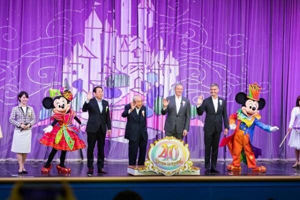 【ディズニー】TDR40周年イベントが盛大にスタート！記念セレモニーにはディズニーCEOのボブ・アイガー氏も出席