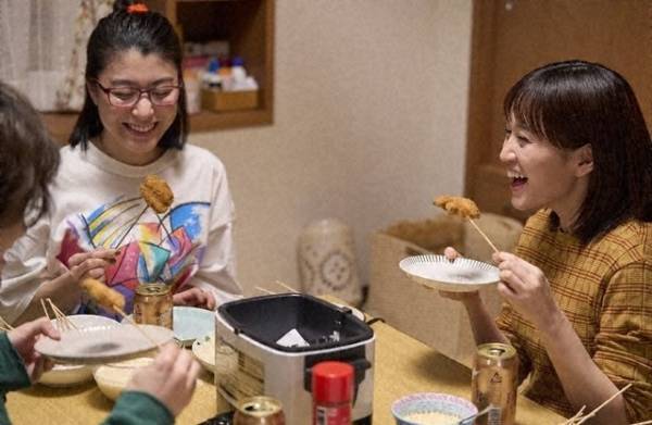 「かしましめし」2話、成海璃子“ナカムラ”、身勝手な元婚約者への行動に視聴者「爽快だった」「クールかっこいい」