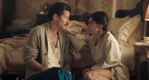 『モロッコ、彼女たちの朝』監督が描く、夫婦の愛と決断の物語『青いカフタンの仕立て屋』6月公開