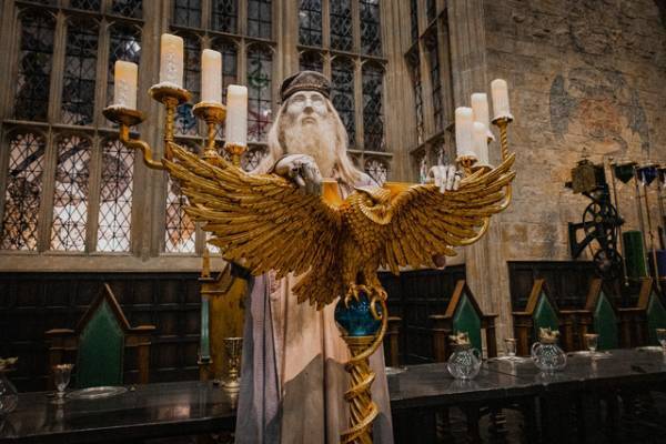 「メイキング・オブ・ハリー・ポッター」大広間セット初公開