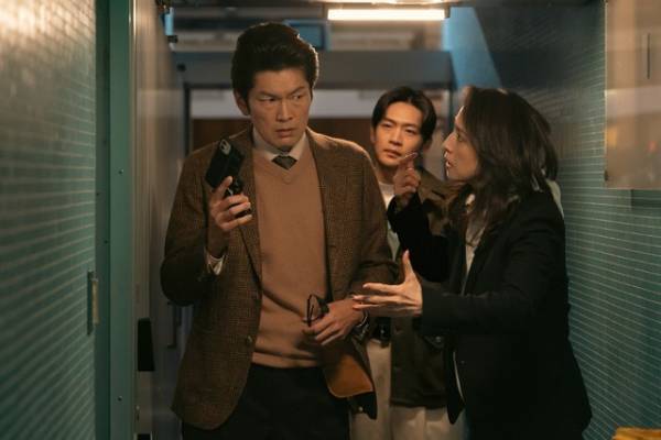 「合理的にあり得ない」2話、天海祐希“涼子”VS早見あかり“エリ”の格闘シーンに「カッコいい」「見応えある」の声